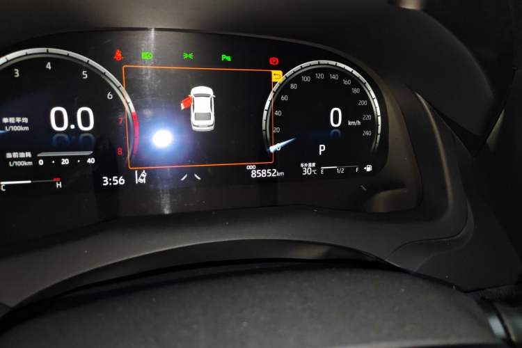 Used Toyota Camry 2021 2.5G Luxury Edition Odometer Close Up