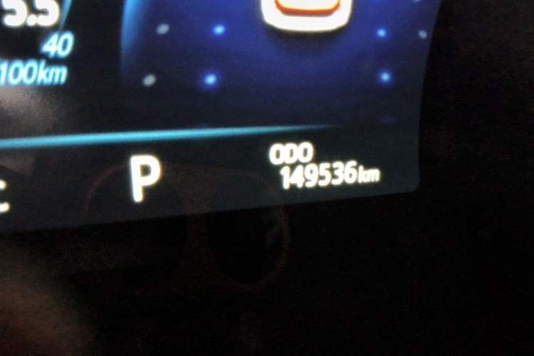 Used Toyota Camry 2021 2.0G Luxury Edition Odometer Close Up