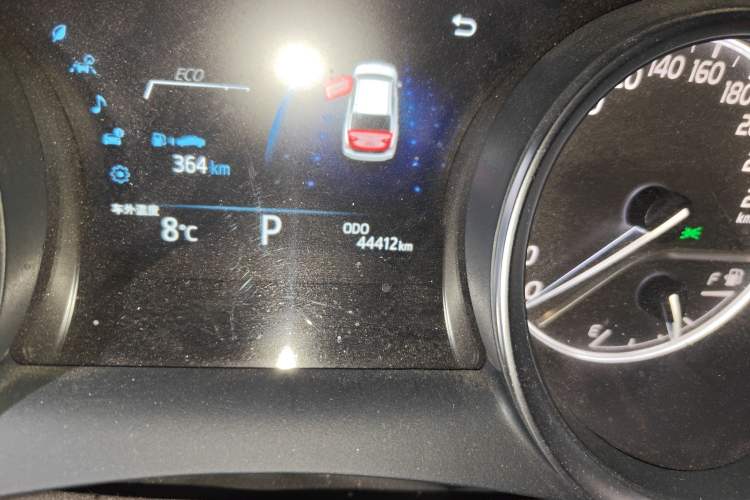 Used Toyota Camry 2021 2.0G Luxury Edition Odometer Close Up
