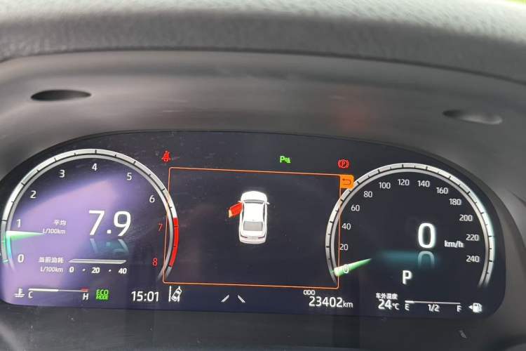 Used Toyota Camry 2021 2.5G Luxury Edition Odometer Close Up