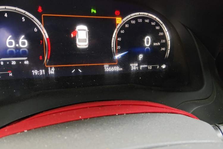 Used Toyota Camry 2021 2.5G Luxury Edition Odometer Close Up