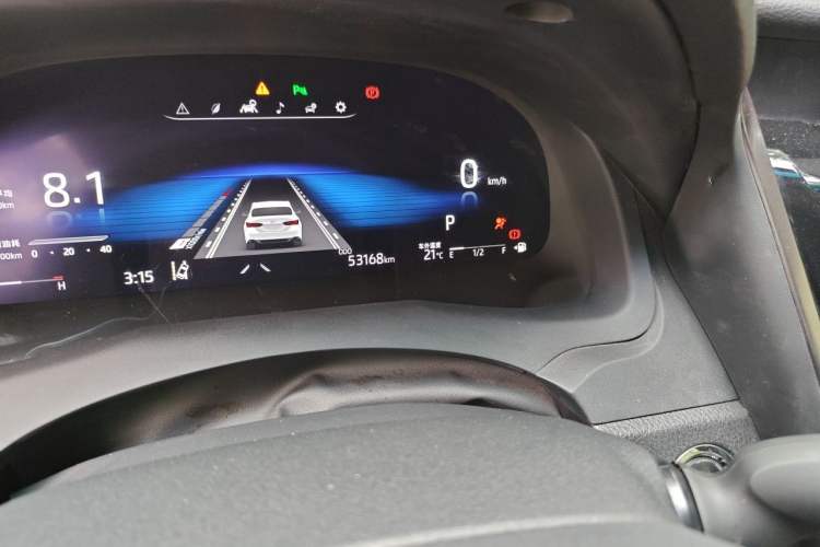 Used Toyota Camry 2021 2.5G Luxury Edition Odometer Close Up