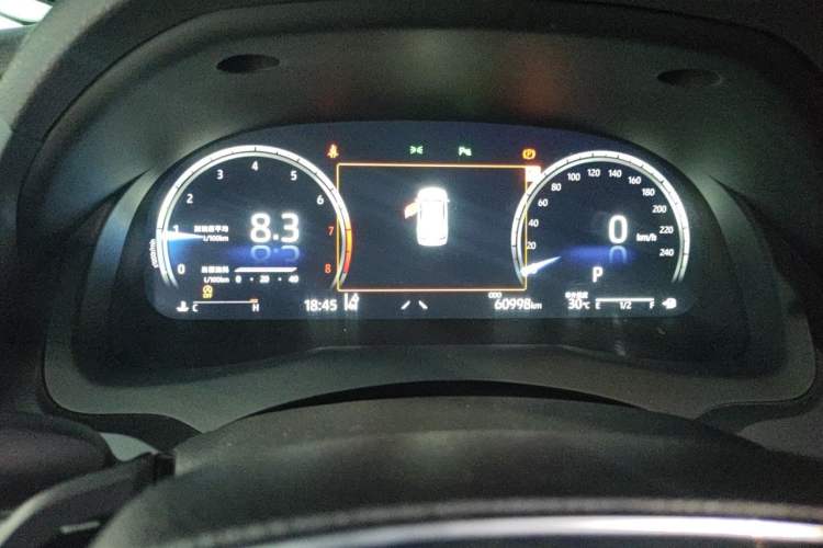 Used Toyota Camry 2021 2.5S Fēngshàng Edition Odometer Close Up