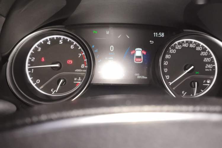 Used Toyota Camry 2021 2.0G Luxury Edition Odometer Close Up