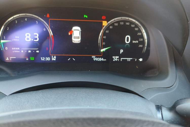 Used Toyota Camry 2021 2.5G Luxury Edition Odometer Close Up