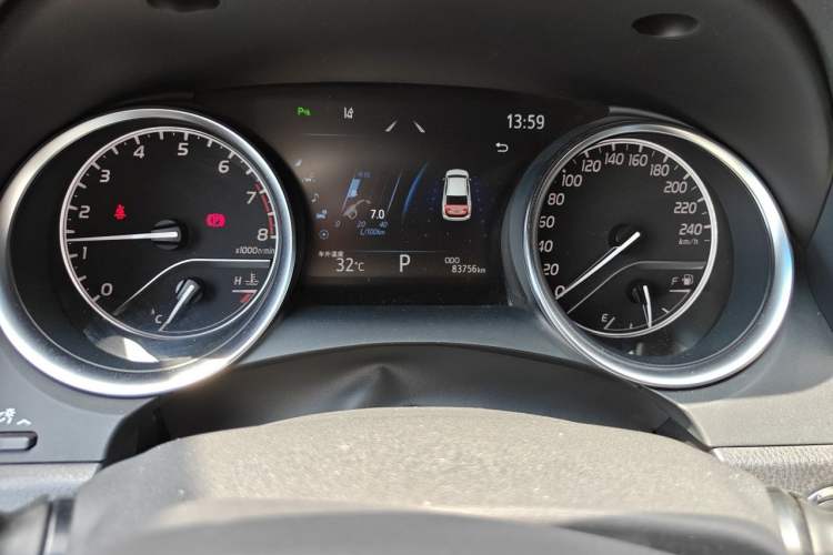 Used Toyota Camry 2021 2.0G Luxury Edition Odometer Close Up