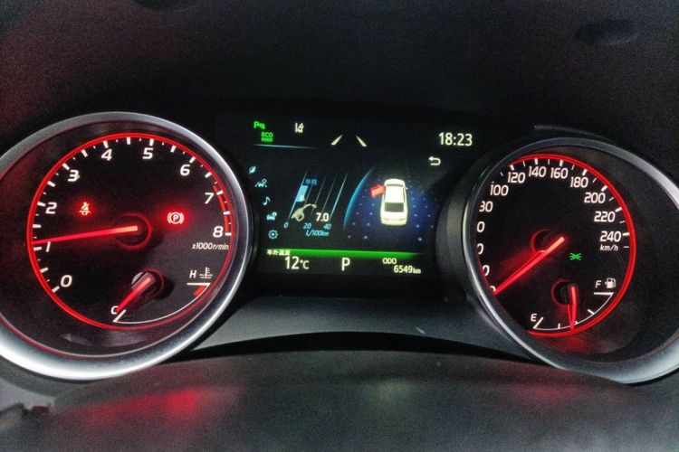 Used Toyota Camry 2021 2.0S FENGSHANG Edition Odometer Close Up