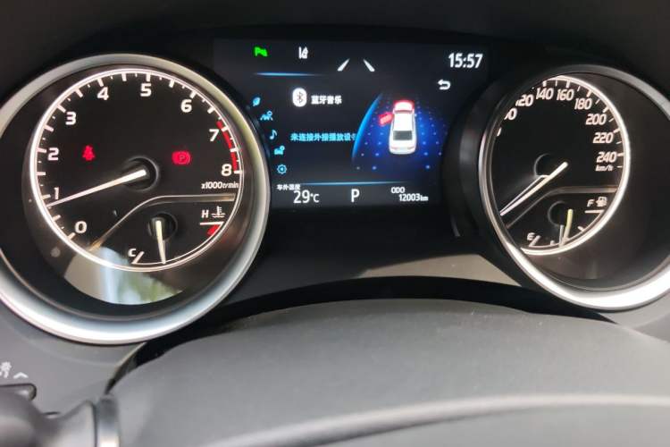 Used Toyota Camry 2021 2.0G Luxury Edition Odometer Close Up
