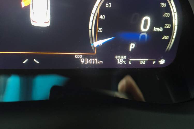 Used Toyota Camry 2021 Dual-Motor 2.5HG Luxury Edition Odometer Close Up