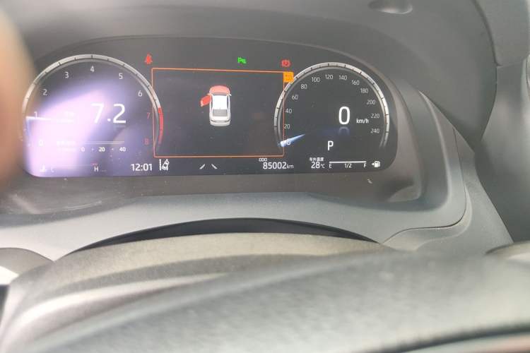 Used Toyota Camry 2021 2.5G Luxury Edition Odometer Close Up
