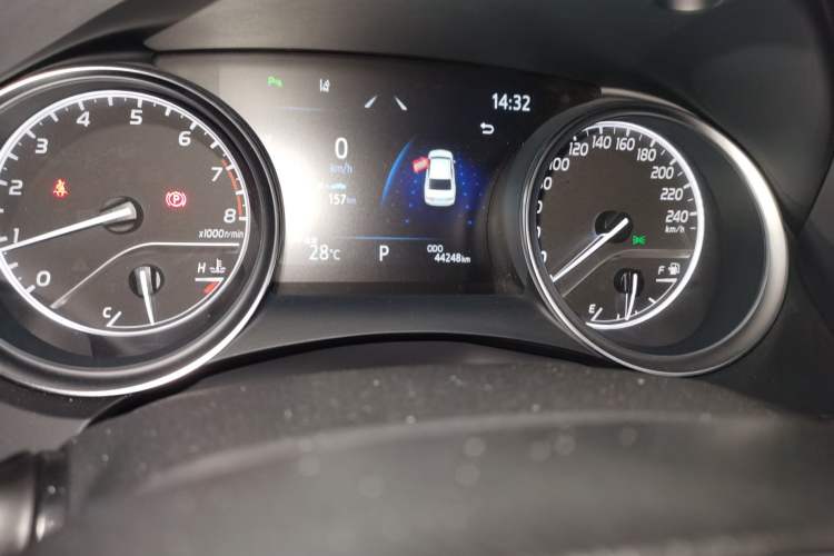 Used Toyota Camry 2021 2.0G Luxury Edition Odometer Close Up