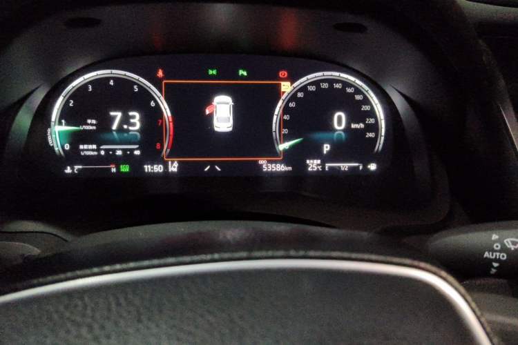 Used Toyota Camry 2021 2.5G Luxury Edition Odometer Close Up