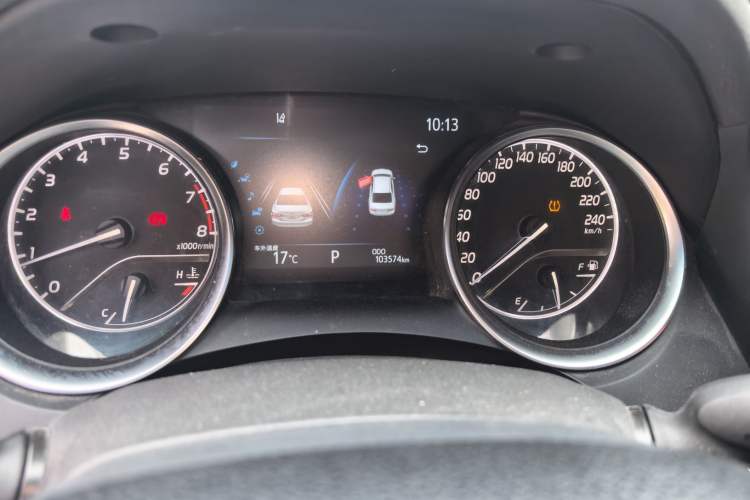 Used Toyota Camry 2021 2.0G Luxury Edition Odometer Close Up