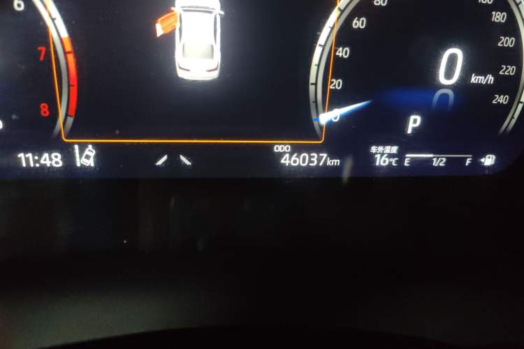 Used Toyota Camry 2021 2.5G Luxury Edition Odometer Close Up