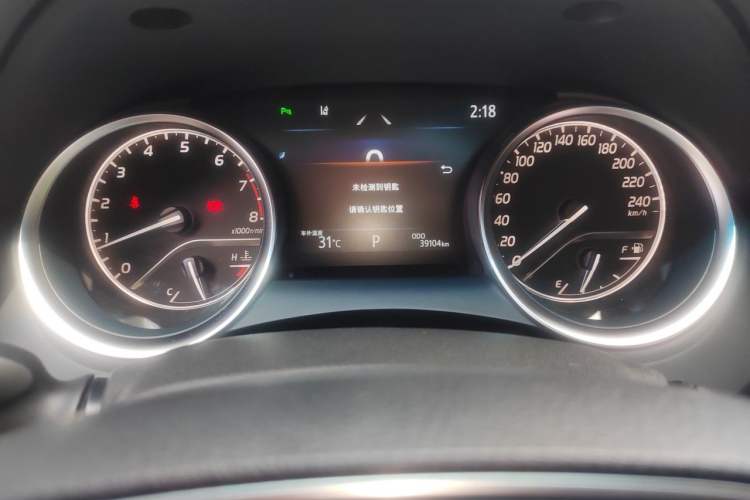 Used Toyota Camry 2021 2.0G Luxury Edition Odometer Close Up
