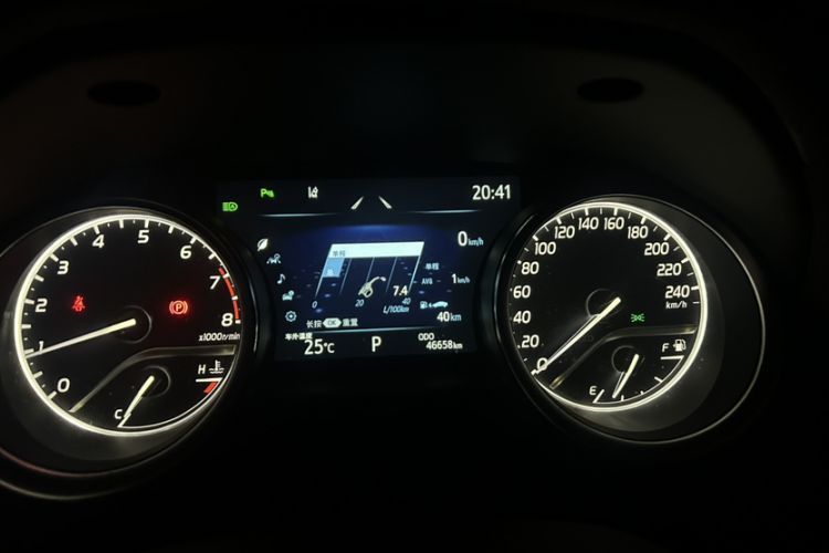 Used Toyota Camry 2021 2.0G Luxury Edition Odometer Close Up