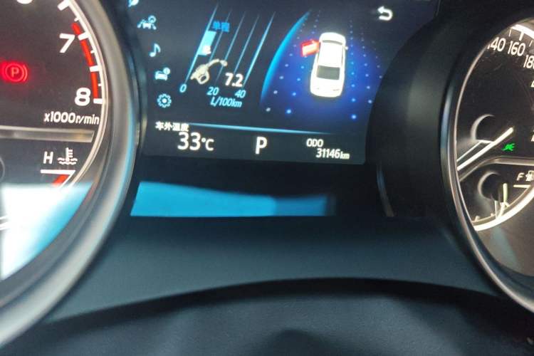 Used Toyota Camry 2021 2.0G Luxury Edition Odometer Close Up