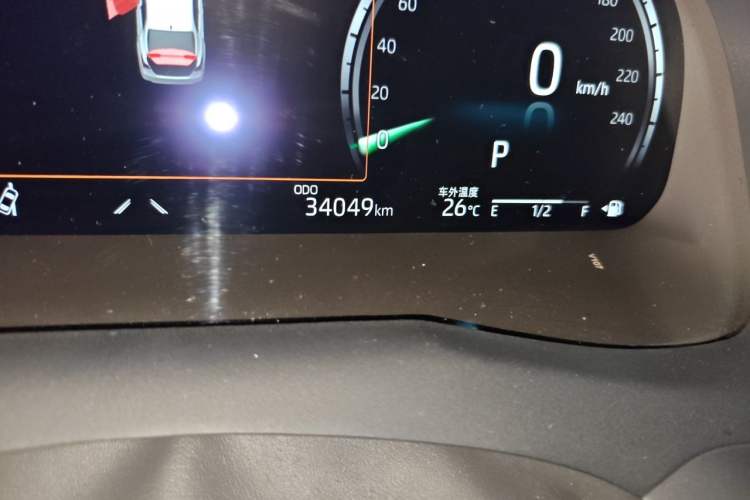 Used Toyota Camry 2021 2.5S Fēngshàng Edition Odometer Close Up