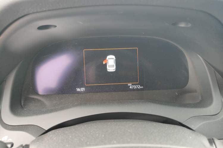 Used Toyota Camry 2021 2.5G Luxury Edition Odometer Close Up