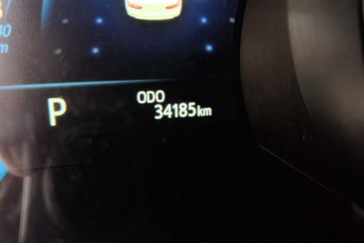 Used Toyota Camry 2021 2.0G Luxury Edition Odometer Close Up