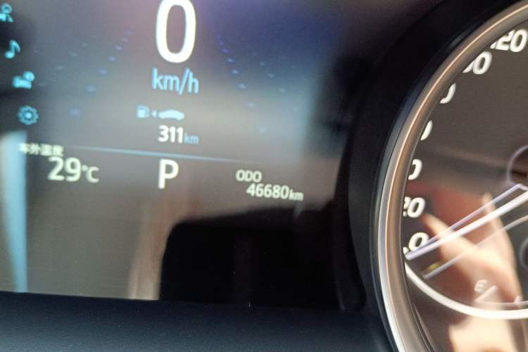 Used Toyota Camry 2021 2.0G Luxury Edition Odometer Close Up
