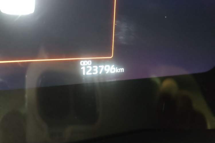 Used Toyota Camry 2021 Dual-Motor 2.5HG Luxury Edition Odometer Close Up