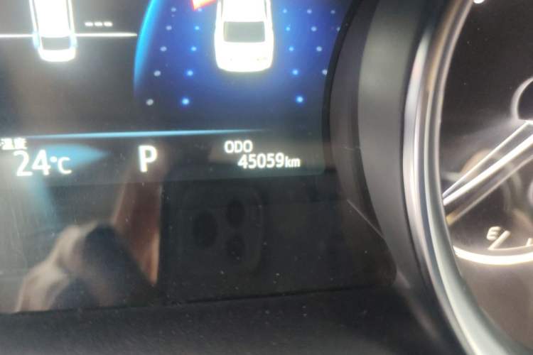 Used Toyota Camry 2021 2.0G Luxury Edition Odometer Close Up