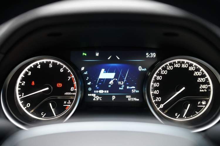 Used Toyota Camry 2021 2.0G Luxury Edition Odometer Close Up