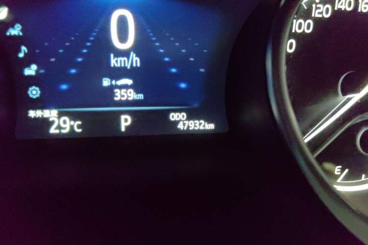 Used Toyota Camry 2021 2.0G Luxury Edition Odometer Close Up