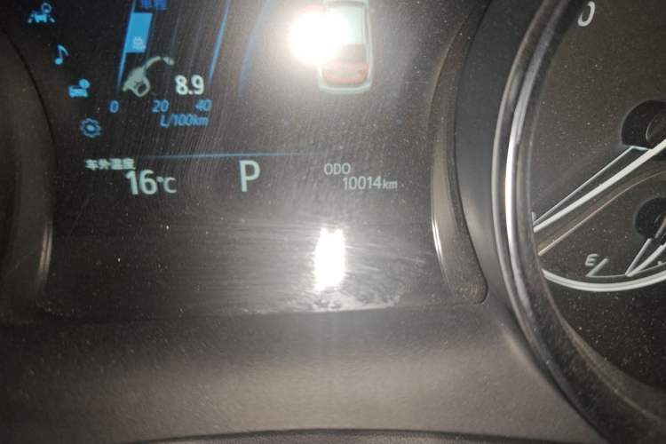 Used Toyota Camry 2021 2.0G Luxury Edition Odometer Close Up
