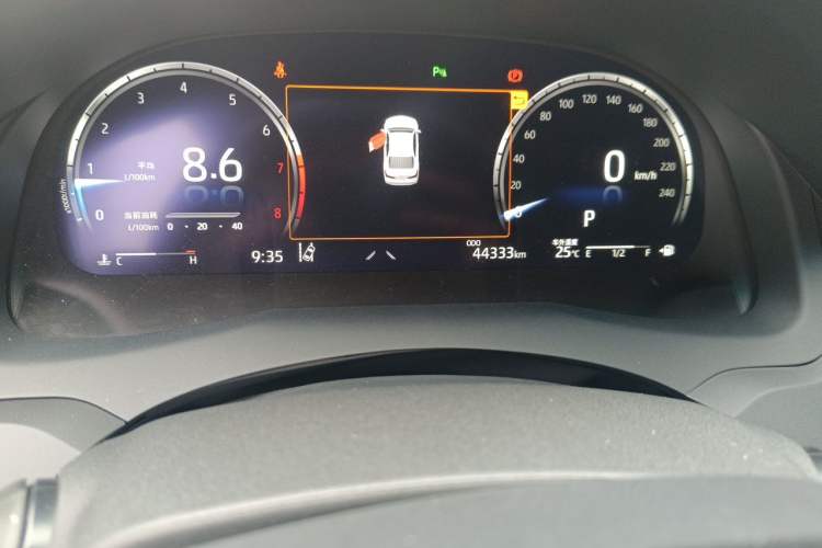 Used Toyota Camry 2021 2.5G Luxury Edition Odometer Close Up