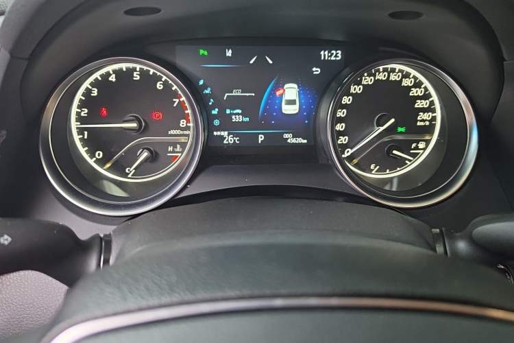 Used Toyota Camry 2021 2.0G Luxury Edition Odometer Close Up