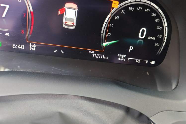Used Toyota Camry 2021 2.5G Luxury Edition Odometer Close Up