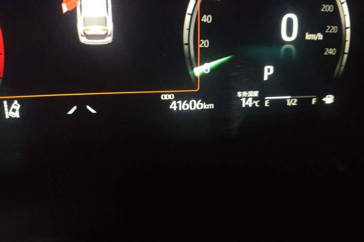 Used Toyota Camry 2021 2.5G Luxury Edition Odometer Close Up