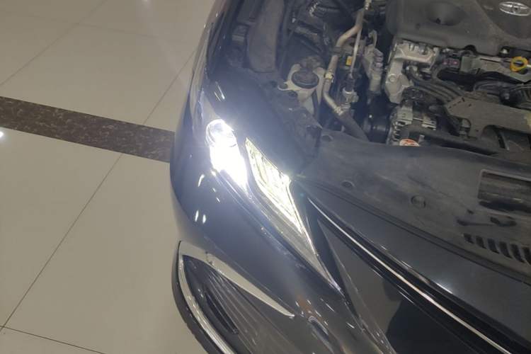 Used Toyota Camry 2021 2.5G Luxury Edition Right Front Headlight