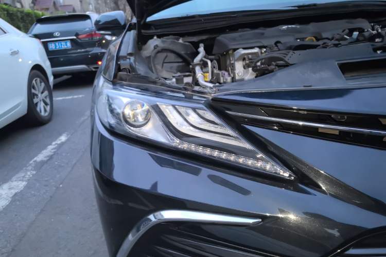 Used Toyota Camry 2021 2.5G Luxury Edition Right Front Headlight