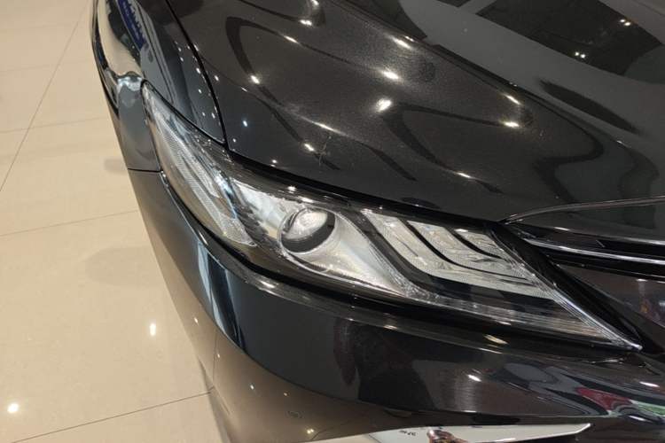 Used Toyota Camry 2021 2.0G Luxury Edition Right Front Headlight