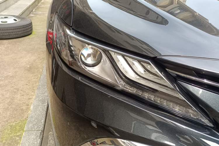 Used Toyota Camry 2021 2.0G Luxury Edition Right Front Headlight