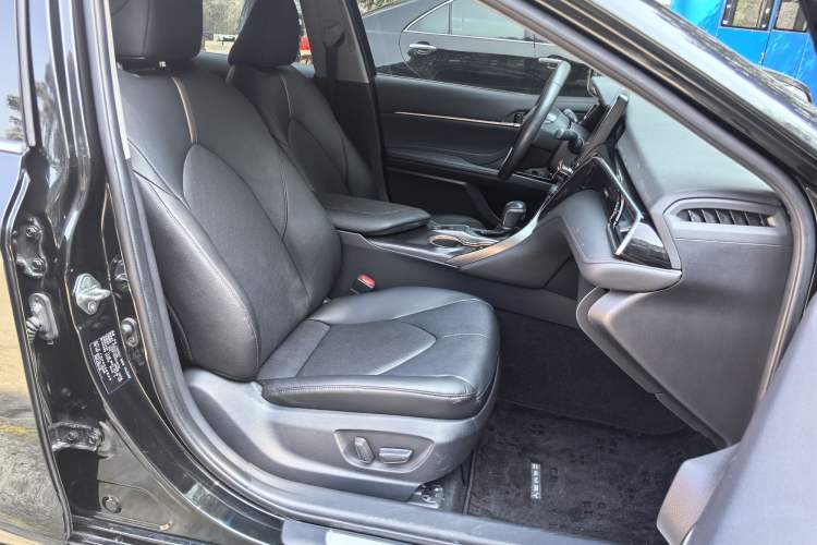 Used Toyota Camry 2021 2.0G Luxury Edition Right Front Seat