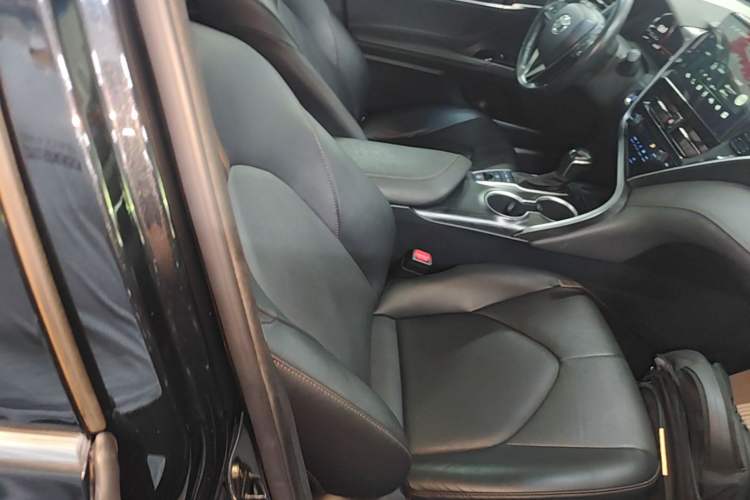 Used Toyota Camry 2021 2.5G Luxury Edition Right Front Seat