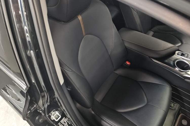 Used Toyota Camry 2021 2.5G Luxury Edition Right Front Seat