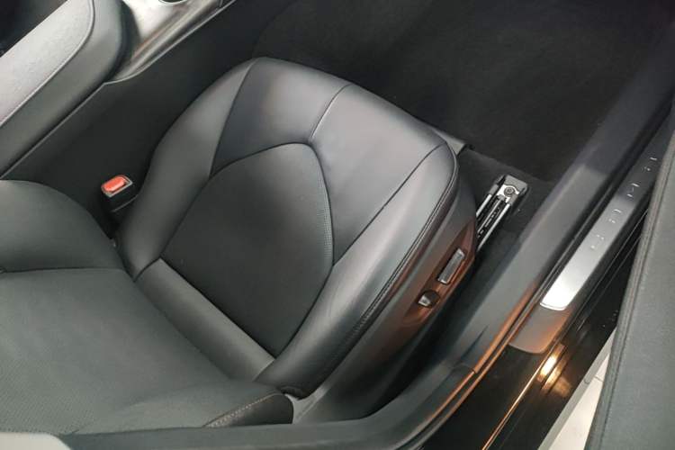 Used Toyota Camry 2021 2.5G Luxury Edition Right Front Seat