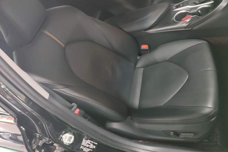 Used Toyota Camry 2021 2.0G Luxury Edition Right Front Seat