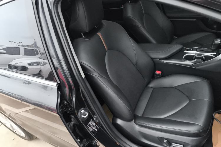 Used Toyota Camry 2021 2.0G Luxury Edition Right Front Seat
