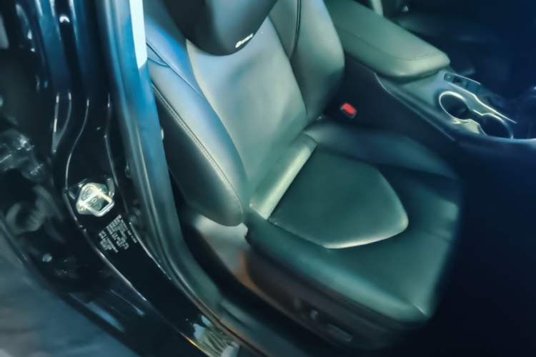 Used Toyota Camry 2021 2.0G Luxury Edition Right Front Seat