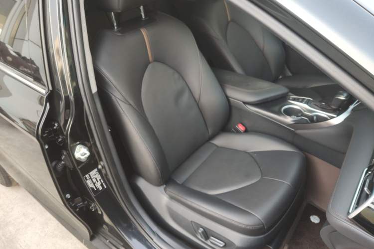 Used Toyota Camry 2021 2.5G Luxury Edition Right Front Seat