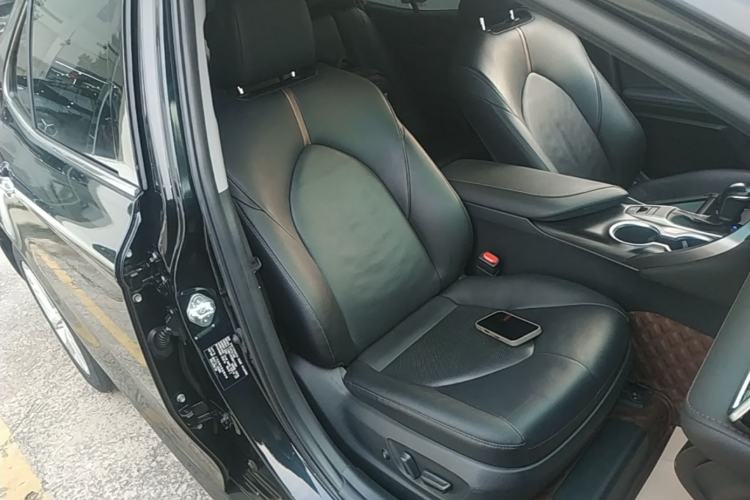 Used Toyota Camry 2021 2.0G Luxury Edition Right Front Seat