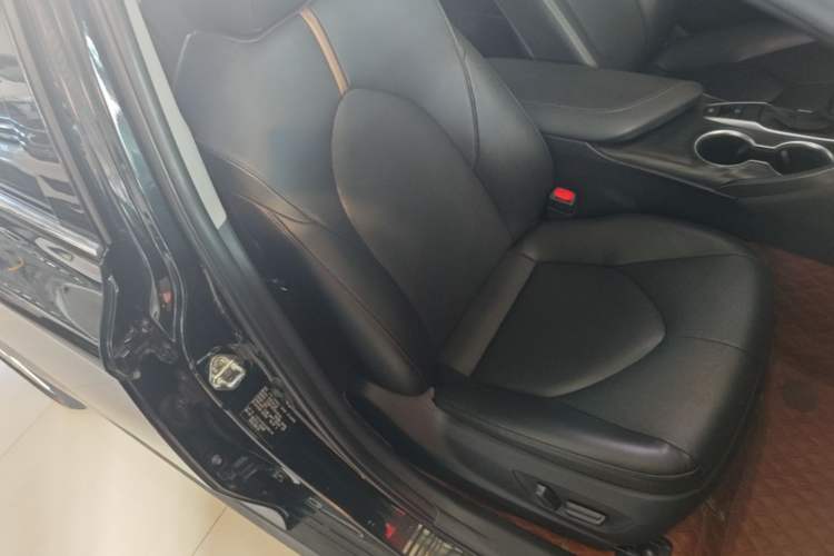 Used Toyota Camry 2021 2.0G Luxury Edition Right Front Seat