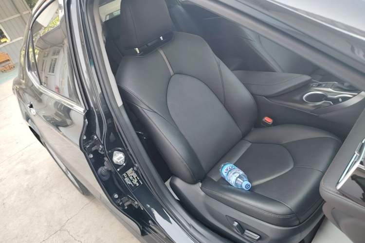 Used Toyota Camry 2021 2.0G Luxury Edition Right Front Seat