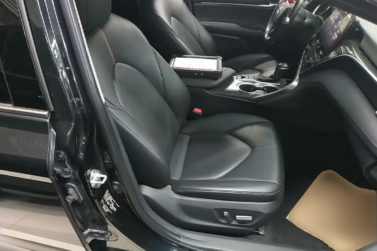 Used Toyota Camry 2021 2.0G Luxury Edition Right Front Seat